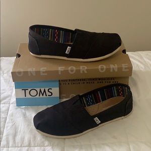 Classic Black Canvas Toms